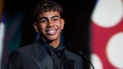 Raih Kopa Trophy 2024, Lamine Yamal: Ini untuk Ibu dan Nenek - GenPI.co