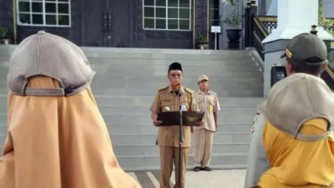 Sempat Dicari KPK, Sahbirin Noor Muncul Pimpin Apel dengan ASN - GenPI.co