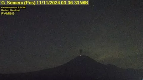 Waspada! Gunung Semeru Erupsi Lagi, Tinggi Letusan hingga 1 Km di Atas Puncak - GenPI.co