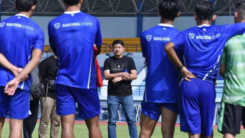 Laga Lawan Bali United Ditunda, Persib Bandung Beber Alasannya - GenPI.co