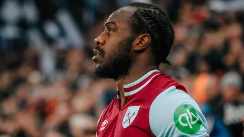 West Ham United Sebut Michail Antonio Alami Patah Kaki karena Kecelakaan - GenPI.co