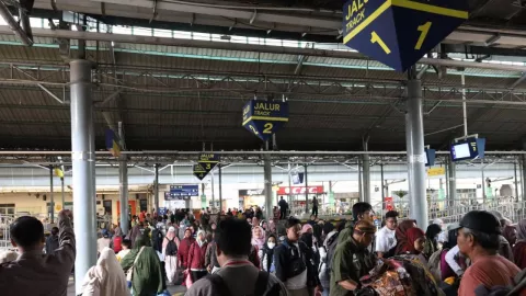 Stasiun Solo Balapan Jadi Favorit Penumpang KRL Solo-Jogja Selama Libur Natal dan Tahun Baru - GenPI.co