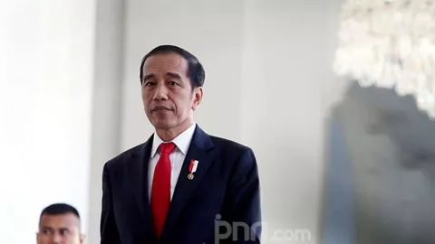 Jokowi Masuk Finalis Pemimpin Terkorup versi OCCRP, Guntur Romli: Ini Harusnya Dikejar KPK - GenPI.co