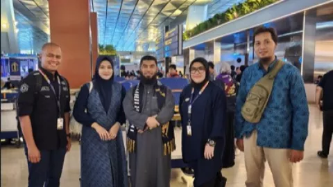 Berangkatkan 200 Jemaah Umrah, PT Tanur Muthmainnah Tour Beri Bimbingan Komprehensif - GenPI.co