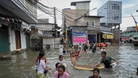 DPRD Minta Pramono Anung Segera Cari Solusi Masalah Banjir di Jakarta - GenPI.co