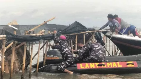 DPR RI Desak Pemerintah Umumkan ke Publik soal Pemilik Pagar Laut - GenPI.co