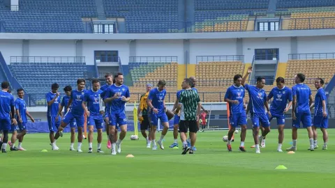 Nick Kuipers Kembali, Persib Bandung Siap Bangkit Lawan Arema FC - GenPI.co