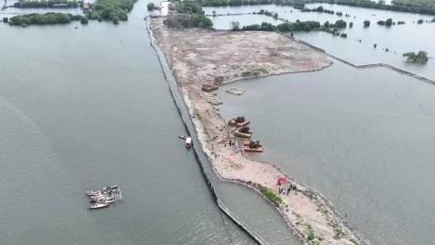 Kasus Pagar Laut di Bekasi, Polri Mulai Penyidikan Dugaan Pemalsuan SHM - GenPI.co