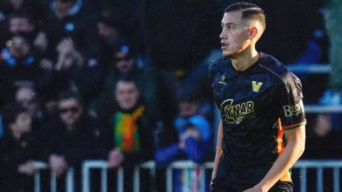 Pelatih Venezia Puji Kepemimpinan Jay Idzes Saat Jadi Kapten Tim - GenPI.co