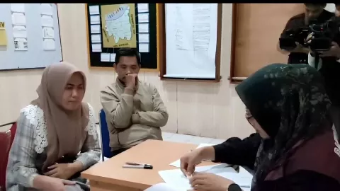 Kades Kohod Arsin Mangkir Pemeriksaan, Kuasa Hukum Ikut Kehilangan Jejak - GenPI.co