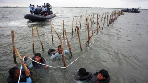 Diduga Palsukan SHGB dan SHM, Kades Kohod Jadi Tersangka Kasus Pagar Laut di Tangerang - GenPI.co