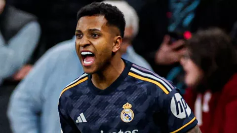 Diincar Klub Arab Saudi, Rodrygo: Itu Urusan Ayahku - GenPI.co