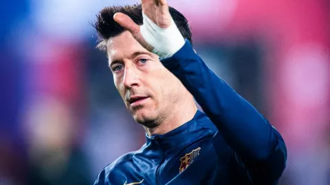 Robert Lewandowski Ancam Masa Depan Marcus Rashford di Barcelona - GenPI.co