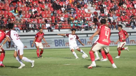 Stadion Belum Siap, PSM Makassar Terpaksa Jamu Persija Jakarta di Bali - GenPI.co