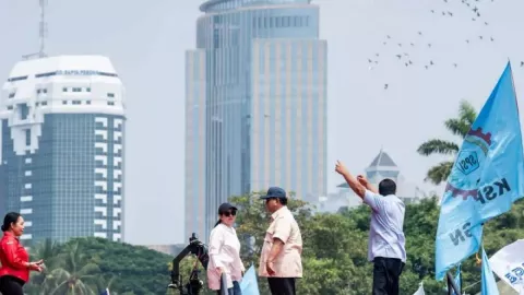 Puan Maharani Pastikan DPR RI Perkuat Kebijakan Lindungi Hak Buruh - GenPI.co