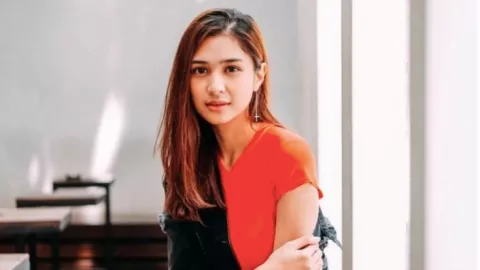 Luncurkan Lagu Baru, Mikha Tambayong Diminta Suami Tidak Kecapekan - GenPI.co