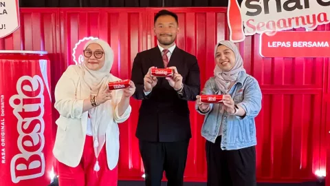 Coca-Cola Hadirkan Kampanye 'Share a Coke' yang Lebih Menekankan Koneksi Nyata - GenPI.co