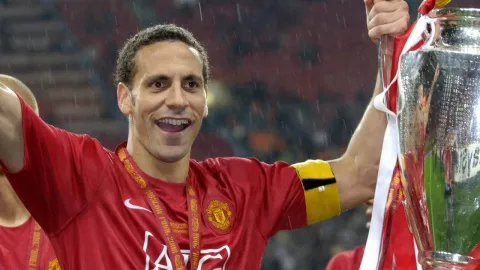 Rio Ferdinand Prediksi PSG dan Barcelona ke Final Liga Champions 2024/25 - GenPI.co