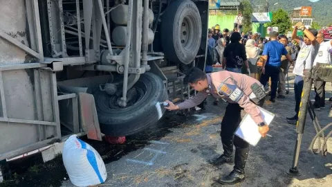 Kecelakaan Bus ALS di Padang Panjang Tewaskan 12 Orang, 8 Jenazah Dijemput Keluarga - GenPI.co