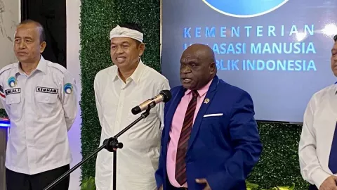 Menteri HAM Akan Usulkan Pendidikan Barak Militer ke Mendikdasmen - GenPI.co