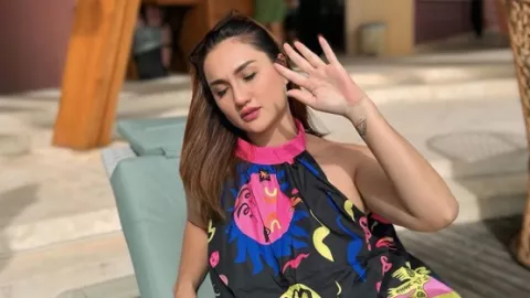 Tengku Dewi Putri Batasi Komunikasi dengan Andrew Andika, Cuma soal Anak - GenPI.co