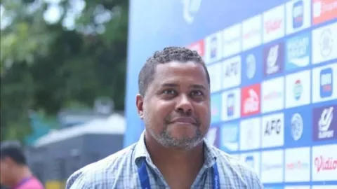 Divaldo Sebut Pelaku Pelemparan Bus Persik Bukan Ulah Suporter - GenPI.co