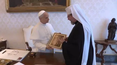 Bertemu Kepala Gereja Katolik Ukraina, Paus Leo XIV Desak Akhiri Perang Lewat Dialog - GenPI.co