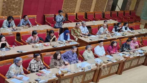 Proyek Penulisan Sejarah Gagasan Fadli Zon Dinilai Bahaya, Bisa Mencuci Dosa Rezim - GenPI.co