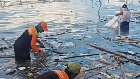Miris! 250 Ton Sampah Serbu Pulau Tidung, Kiriman dari Jakarta - GenPI.co