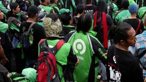 Adian Sakit Hati pada Aplikator Ojol, Potongan untuk Pengemudi Harus Dicabut - GenPI.co