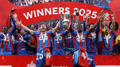 Meski Juara Piala FA, Crystal Palace Terancam Gagal Tampil di Liga Europa - GenPI.co