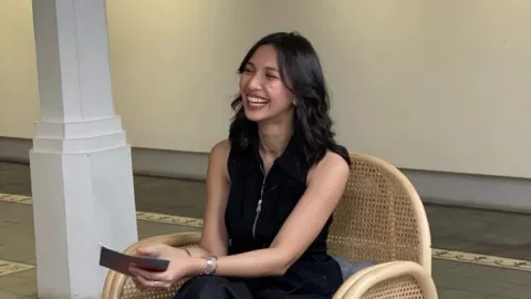Sarankan Liburan ke Ruang Terbuka, Sheila Dara: Lucu - GenPI.co