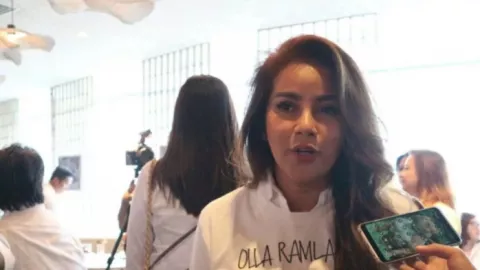Jadi Ibu Tunggal, Olla Ramlan Sering Menangis Diam-Diam - GenPI.co