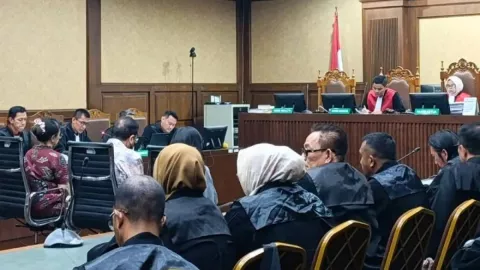 Didakwa Suap & Gratifikasi, Mantan Pejabat MA Zarof Ricar Dituntut 20 Tahun Penjara - GenPI.co