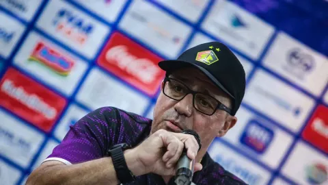 Manajemen Persik Kediri Evaluasi Total Tim, Pelatih Marcelo Rospide Dilepas - GenPI.co