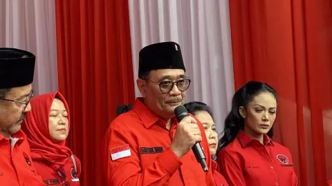 Djarot Sebut Arus Bawah Ingin Ketum PDIP Tetap Diemban Megawati - GenPI.co