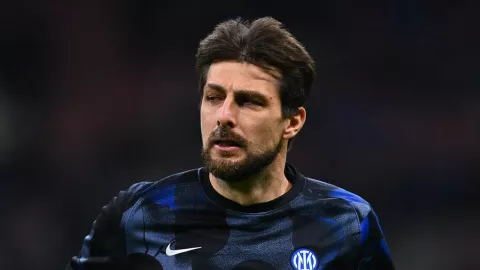 Tolak Panggilan Timnas Italia, Francesco Acerbi: Saya Tidak Dihargai - GenPI.co