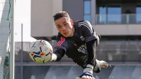 Diincar Galatasaray, Andriy Lunin Siap Tinggalkan Real Madrid - GenPI.co