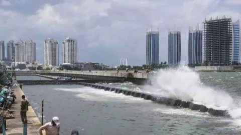 Prabowo Ajak Pramono Anung Patungan Tanggul Laut, Legislator Bilang Tak Masalah - GenPI.co