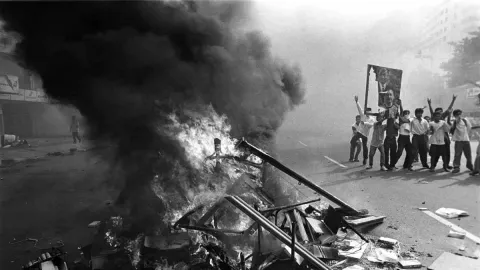 Penulisan Ulang Sejarah Diminta Libatkan eks TGPF Seusai Fadli Zon Bicara Tragedi Mei 1998 - GenPI.co