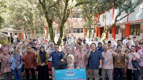 Ainnaya Alfia Putri Bersinar di Ilmupedia Tryout UTBK 2025, Telkomsel Beri Apresiasi - GenPI.co