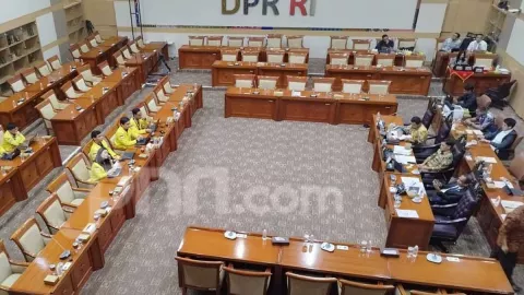 PKB Cari Penulis Ulang Sejarah Tak Ketemu, Minta Proyek Fadli Zon Ditunda - GenPI.co