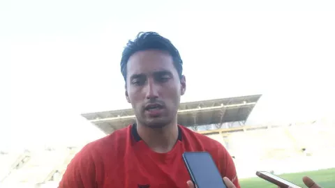 Bertahan di Persik, Ezra Walian Ingin Bawa Tim Lebih Berprestasi - GenPI.co