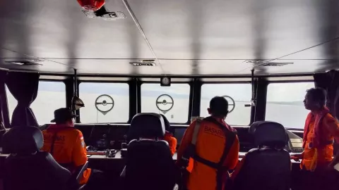 Pencarian Korban KMP Tunu Ditingkatkan, Kerahkan KRI Fanildo 732 hingga Penyelam - GenPI.co