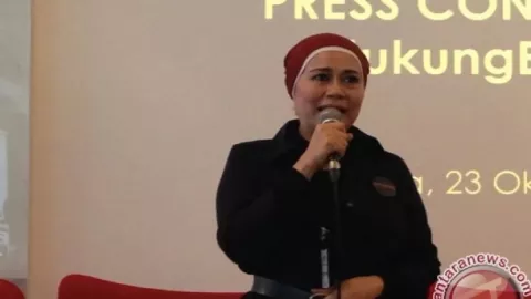 Kehilangan Penglihatan Mata Kanan, Dewi Yull: Setiap Manusia Dikasih Kekurangan - GenPI.co