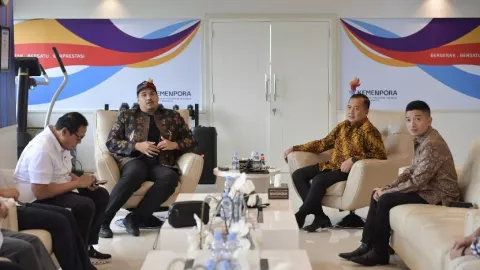 Menpora Dito Menerima Gubernur NTB Membahas Persiapan Fornas 2025 dan PON 2028 - GenPI.co