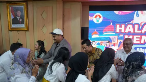 Menpora Dito Halalbihalal Bersama Keluarga Besar Kemenpora - GenPI.co