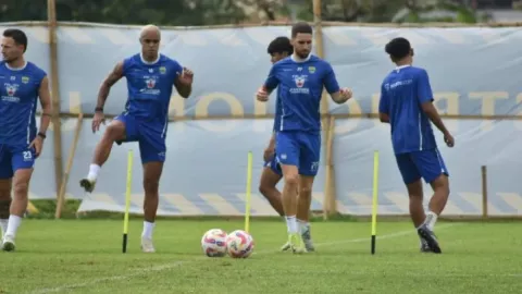 Persib Fokus pada Kualitas Pemain Asing, Bukan Sekadar Kuota - GenPI.co