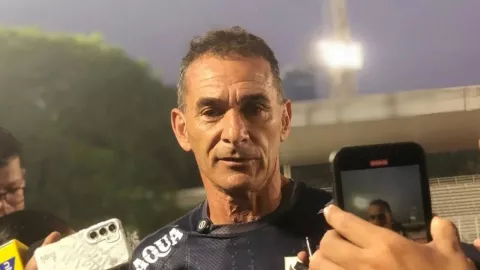 Super League Pakai 11 Pemain Asing, Gerald Vanenburg: Itu Lelucon - GenPI.co