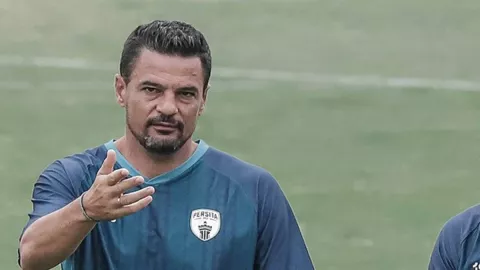 Pelatih Persita Carlos Pena Pantau Kemampuan Pemain Muda untuk Masuk Tim Inti - GenPI.co